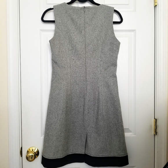 Chic Line Gray Dress with Bow Accent - Picture 3 of 8